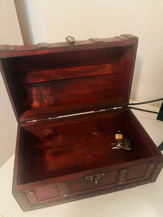 Cofre vintage madera y metal