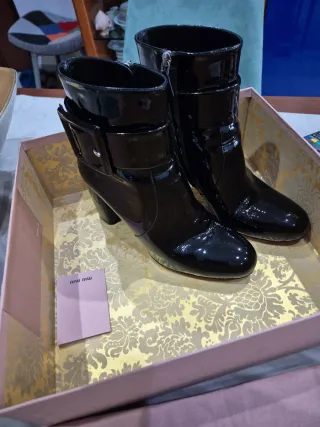 Stivaletti Miu Miu n.39 vernice neri