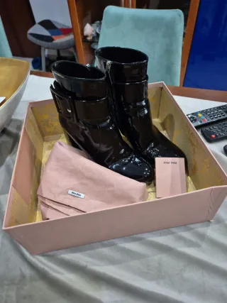 Stivaletti Miu Miu n.39 vernice neri