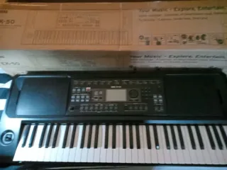 Korg EK-50 Teclado