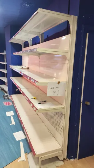 Expositores Tienda Comercial