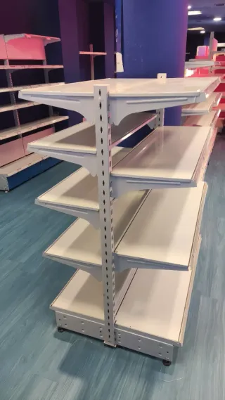 Expositores Tienda Comercial