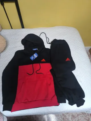 Conjunto Adidas Sudadera y Pantalón Negro/Rojo