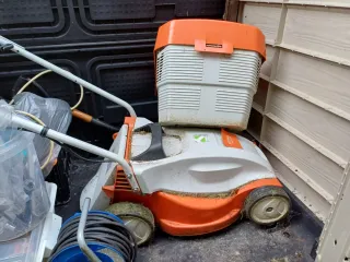 Cortacésped eléctrico Stihl en buen estado