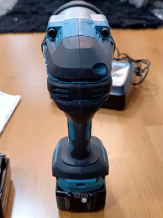 Atornillador de impacto inalámbrico MAKITA 18V