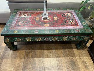 Mesa de centro decorada madera y cristal