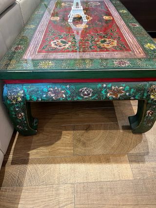 Mesa de centro decorada madera y cristal