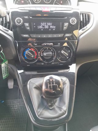 Lancia Ypsilon 1.2 Elefantino Rosa