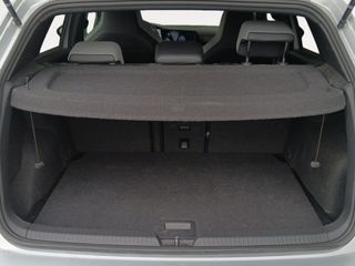 Volkswagen Golf R-Line eTSI