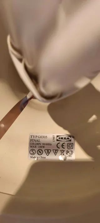 Lámpara de pie moderna. Venta en persona.