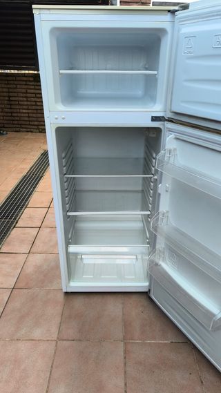 Nevera blanca