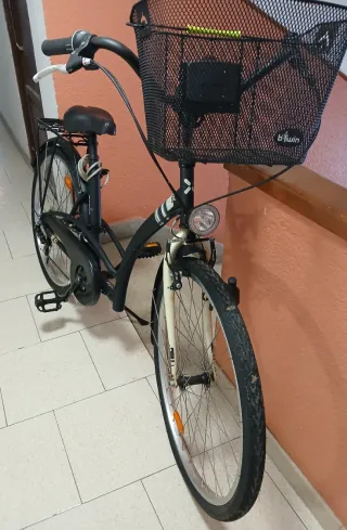Bicicleta B'Twin Elops 3 Negra con Cesta