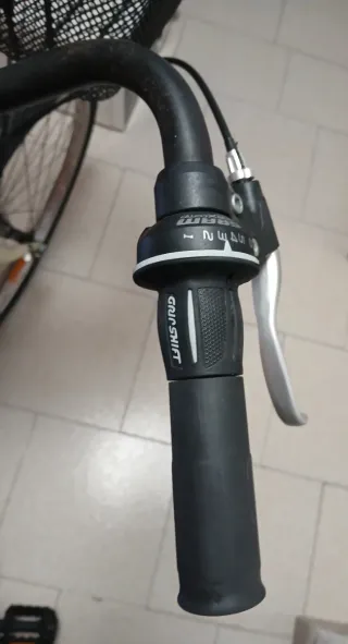 Bicicleta B'Twin Elops 3 Negra con Cesta