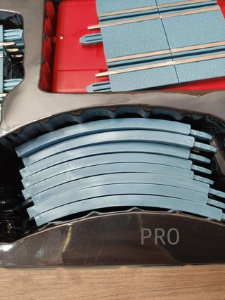 Circuito de slot a escala 1/50 con dos vehículos - Ninco