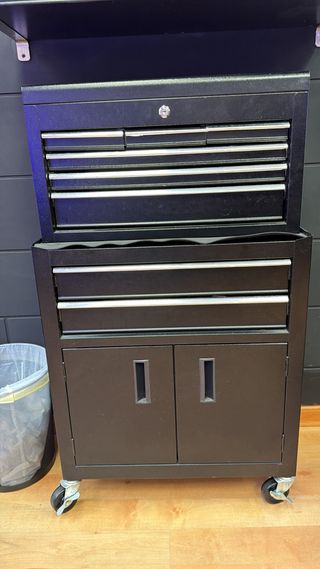 Mueble de peluquería con ruedas