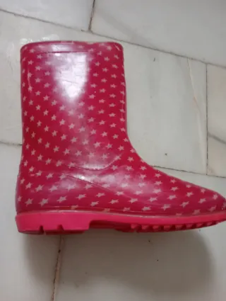 Botas de agua infantiles talla 34-35 y otra 31-32
