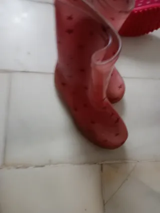 Botas de agua infantiles talla 34-35 y otra 31-32