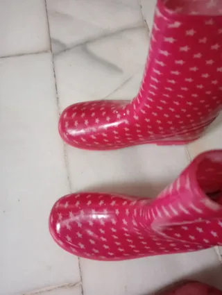 Botas de agua infantiles talla 34-35 y otra 31-32