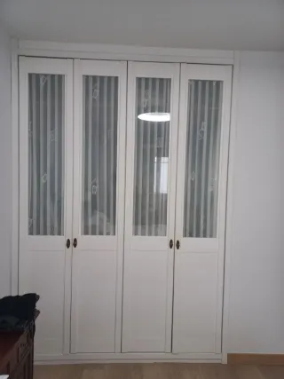 Puertas de armario empotrado blanco lacado