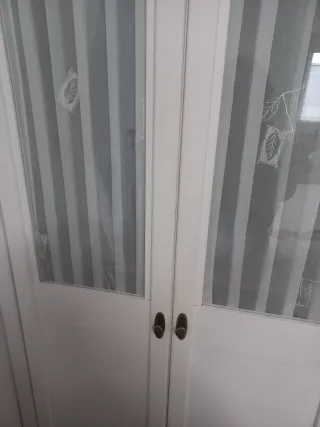 Puertas de armario empotrado blanco lacado