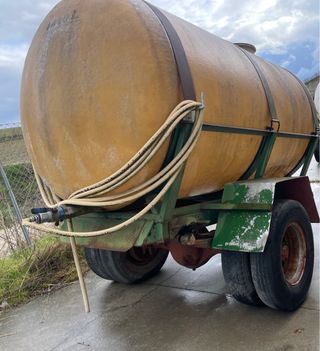 Depósito de agua de 3000L con remolque