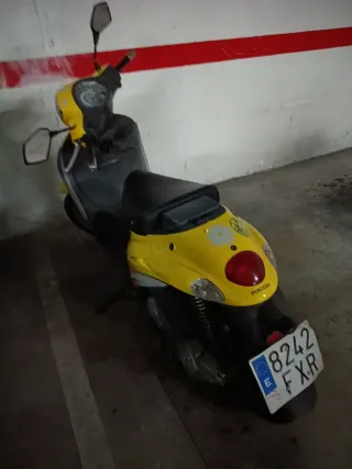 Piaggio Liberty 125 Amarilla