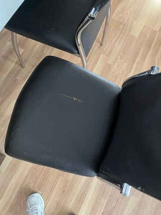 Mesa y 4 sillas comedor cristal y piel