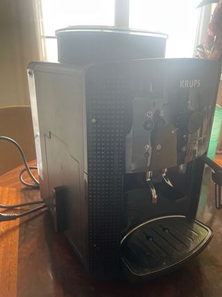 Cafetera Superautomática Krups Negra