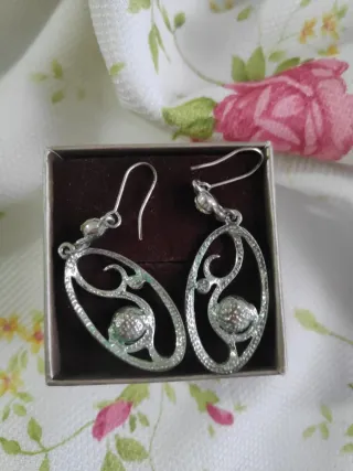 Pendientes largos con pedrería