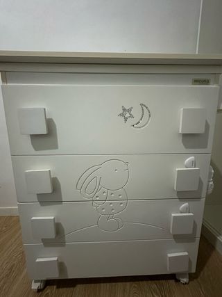 Cambiador Micuna con bañera