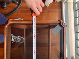 Mesa auxiliar de madera maciza y cristal