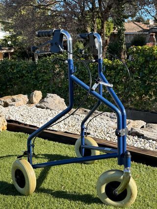 Andador 3 Ruedas plegable con frenos