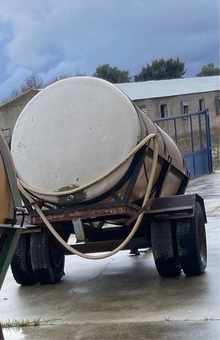 Depósito de agua de 3000L con remolque