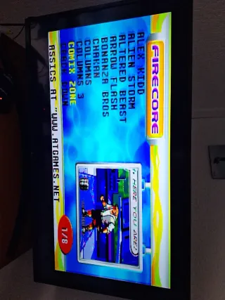 Mini Mega Drive AtGames con mandos