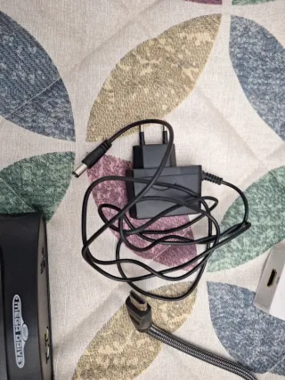 Mini Mega Drive AtGames con mandos