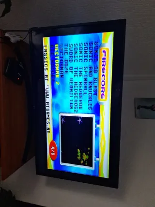 Mini Mega Drive AtGames con mandos