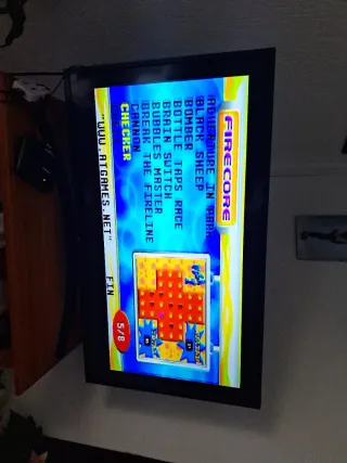 Mini Mega Drive AtGames con mandos