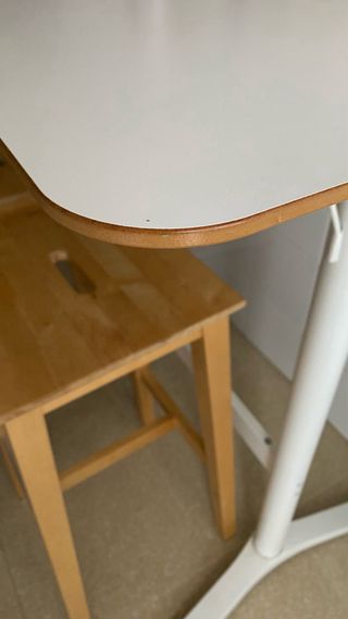 Mesa alta y 2 taburetes madera