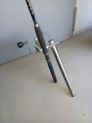 Carrete de pesca Daiwa + caña