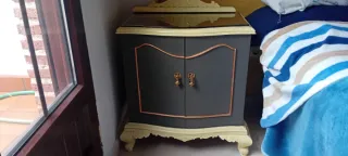 2 mesitas noche antiguas azul y dorado