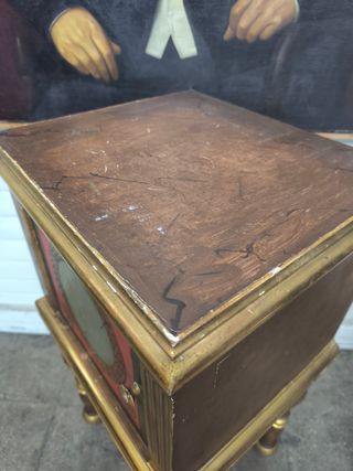 Mueble auxiliar madera y cerámica. Antiguo