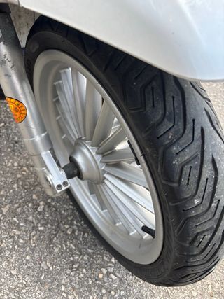 Piaggio Beverly 300 Scooter.