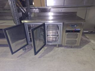 Mesa refrigerada bajo mostrador