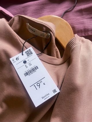 Vestido Bershka Sudadera Nude Talla S