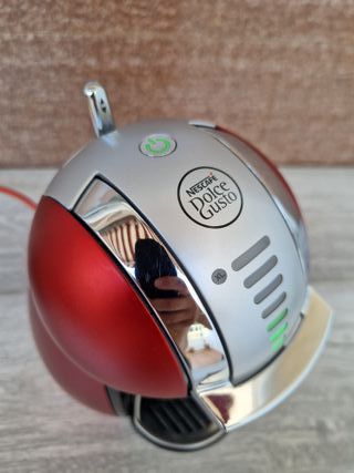 Cafetera Dolce Gusto Roja