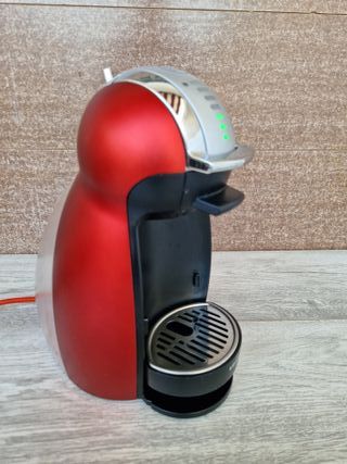 Cafetera Dolce Gusto Roja