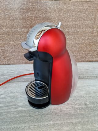 Cafetera Dolce Gusto Roja