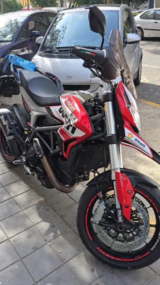 Ducati Hyperstrada 821 2013