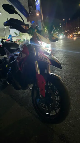 Ducati Hyperstrada 821 2013