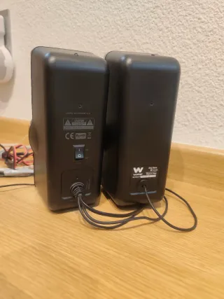 Altavoces Woxter Negro